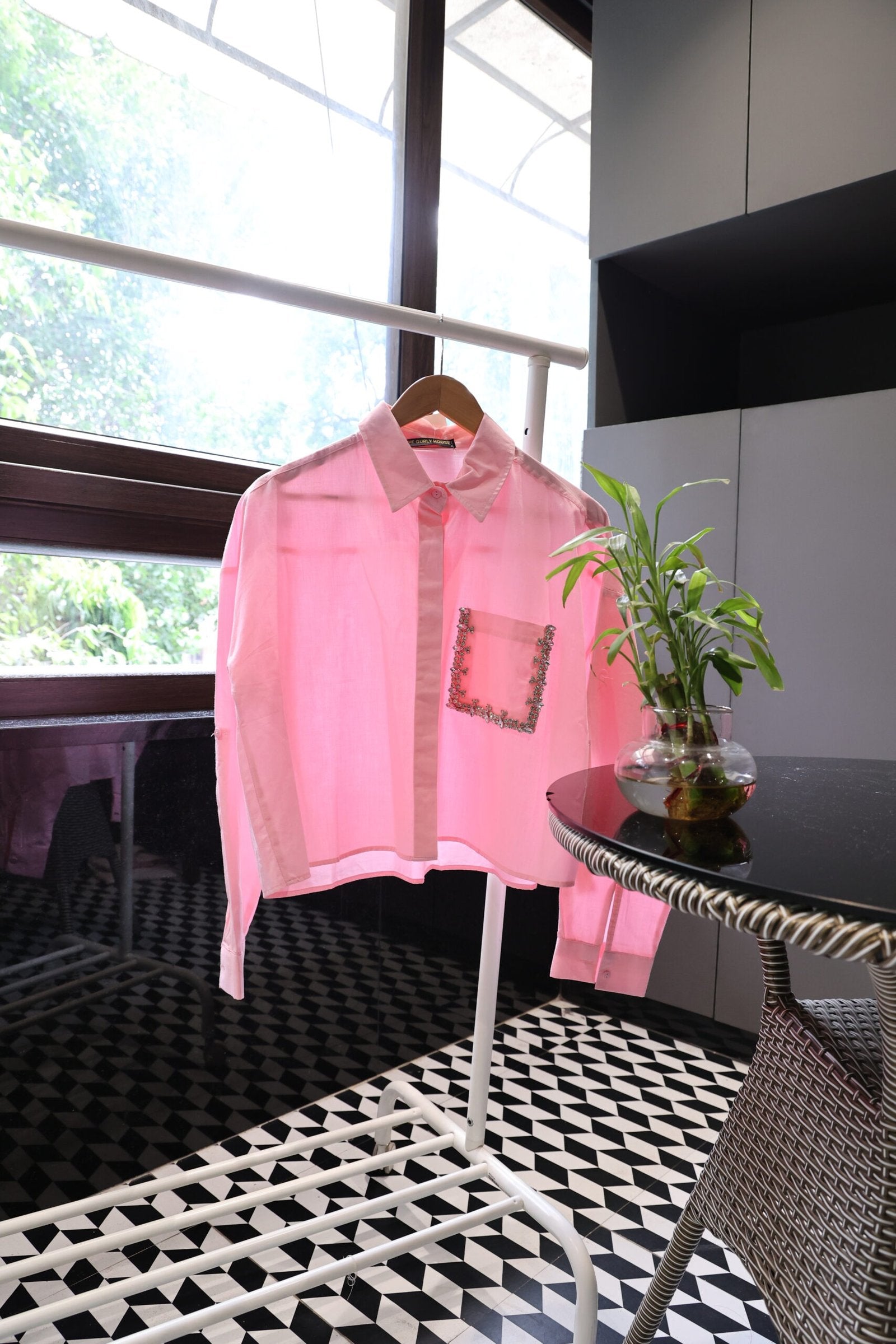 Women’s Pink Cropped Shirt with Detailed Pocket Embroidery