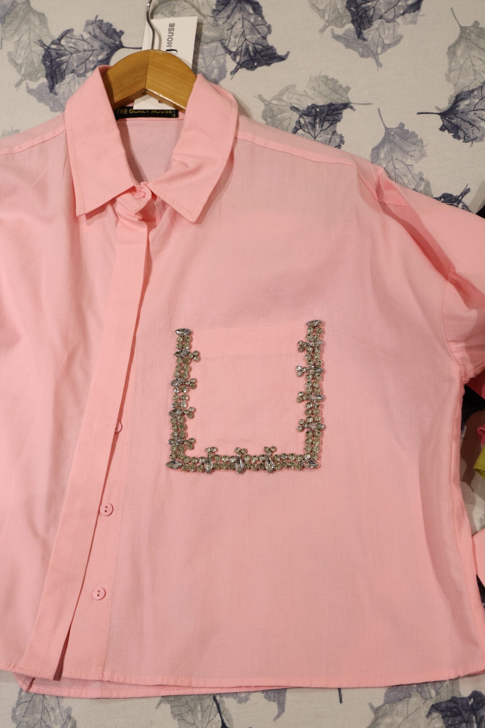 Women’s Pink Cropped Shirt with Detailed Pocket Embroidery