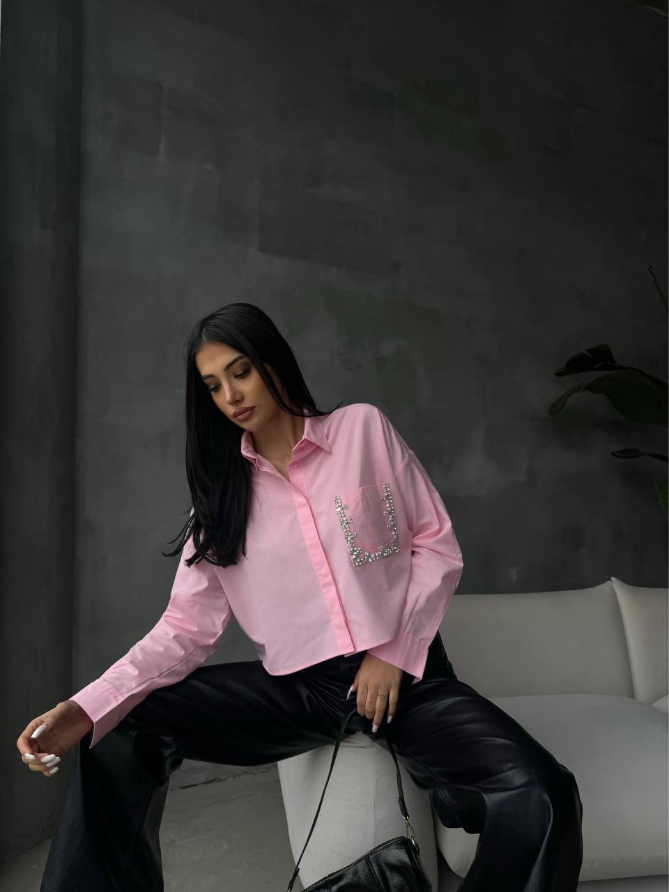 Women’s Pink Cropped Shirt with Detailed Pocket Embroidery